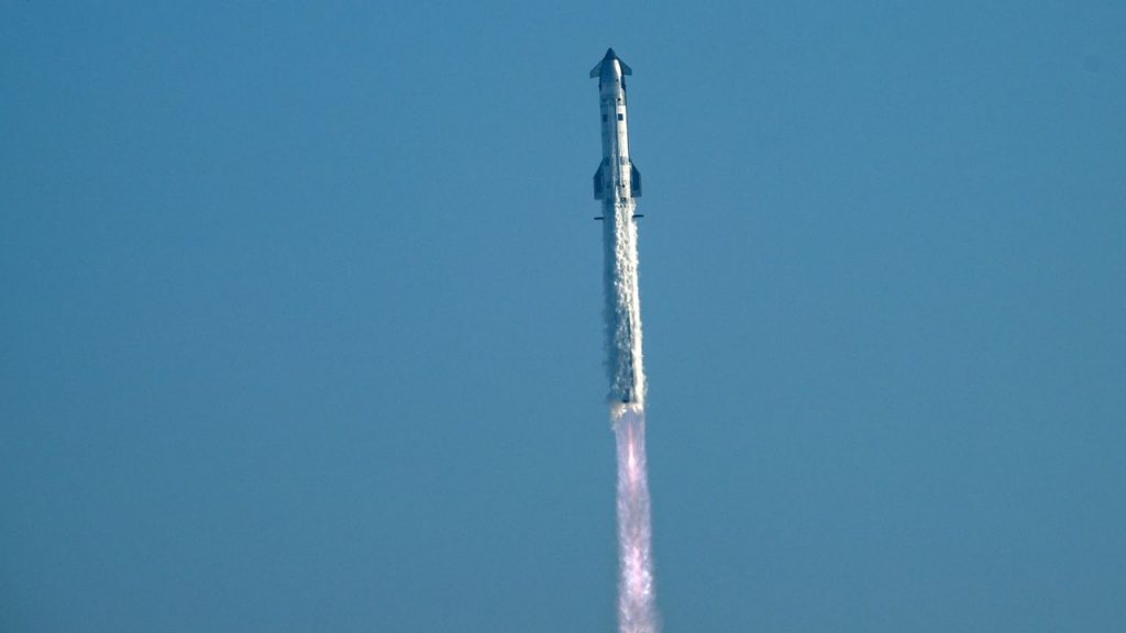 SpaceX just launched Starship V3 — its most powerful megarocket yet — into space for the 1st time in spectacular Flight 12 test (video)